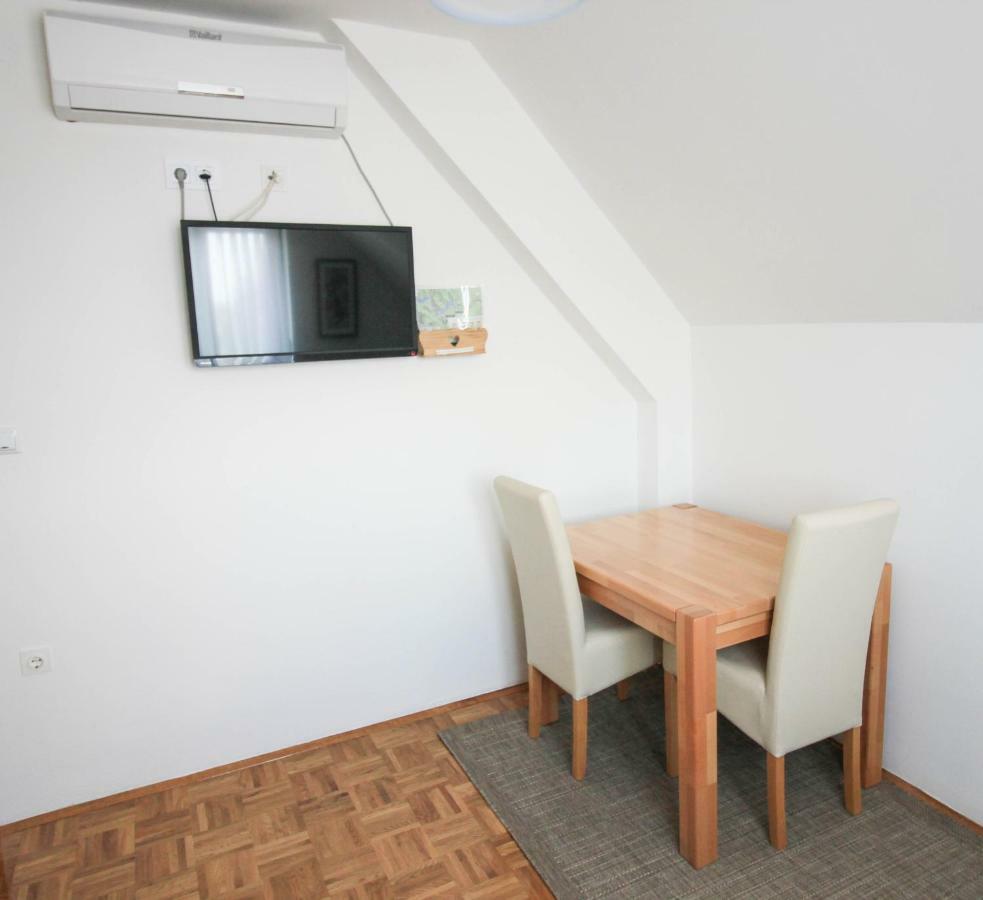 House Milan Hotell Rastovača Exteriör bild