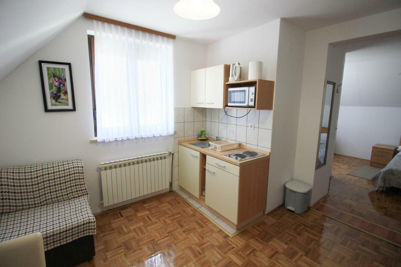 House Milan Hotell Rastovača Exteriör bild
