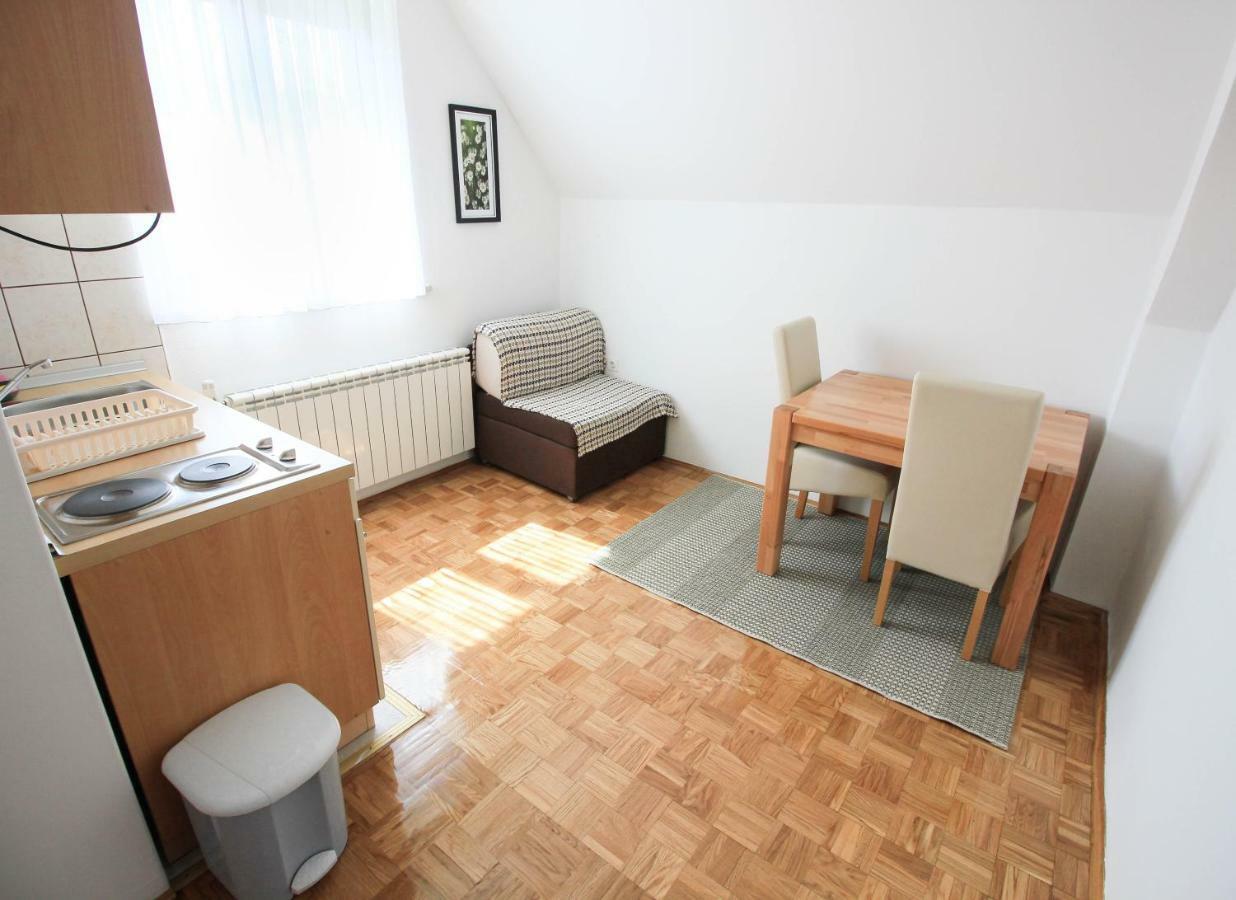 House Milan Hotell Rastovača Exteriör bild